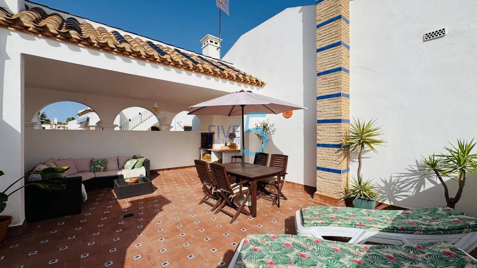 2 quarto Casa em Banda para venda em Villamartin com piscina garagem - 230 000 € (Ref: 10031355)