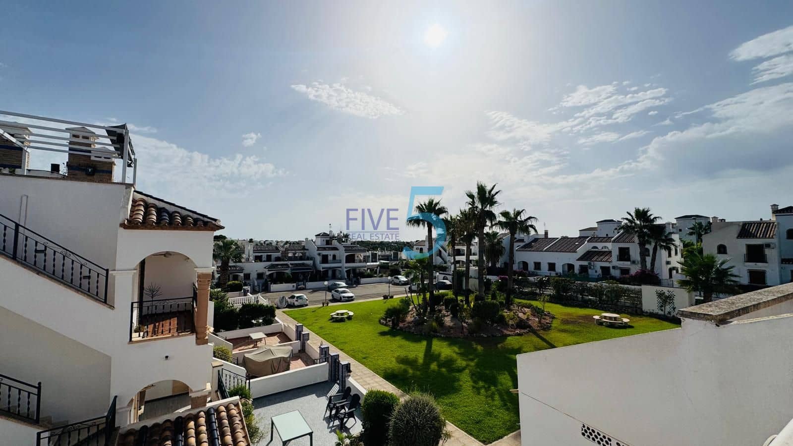 2 quarto Casa em Banda para venda em Villamartin com piscina garagem - 230 000 € (Ref: 10031355)