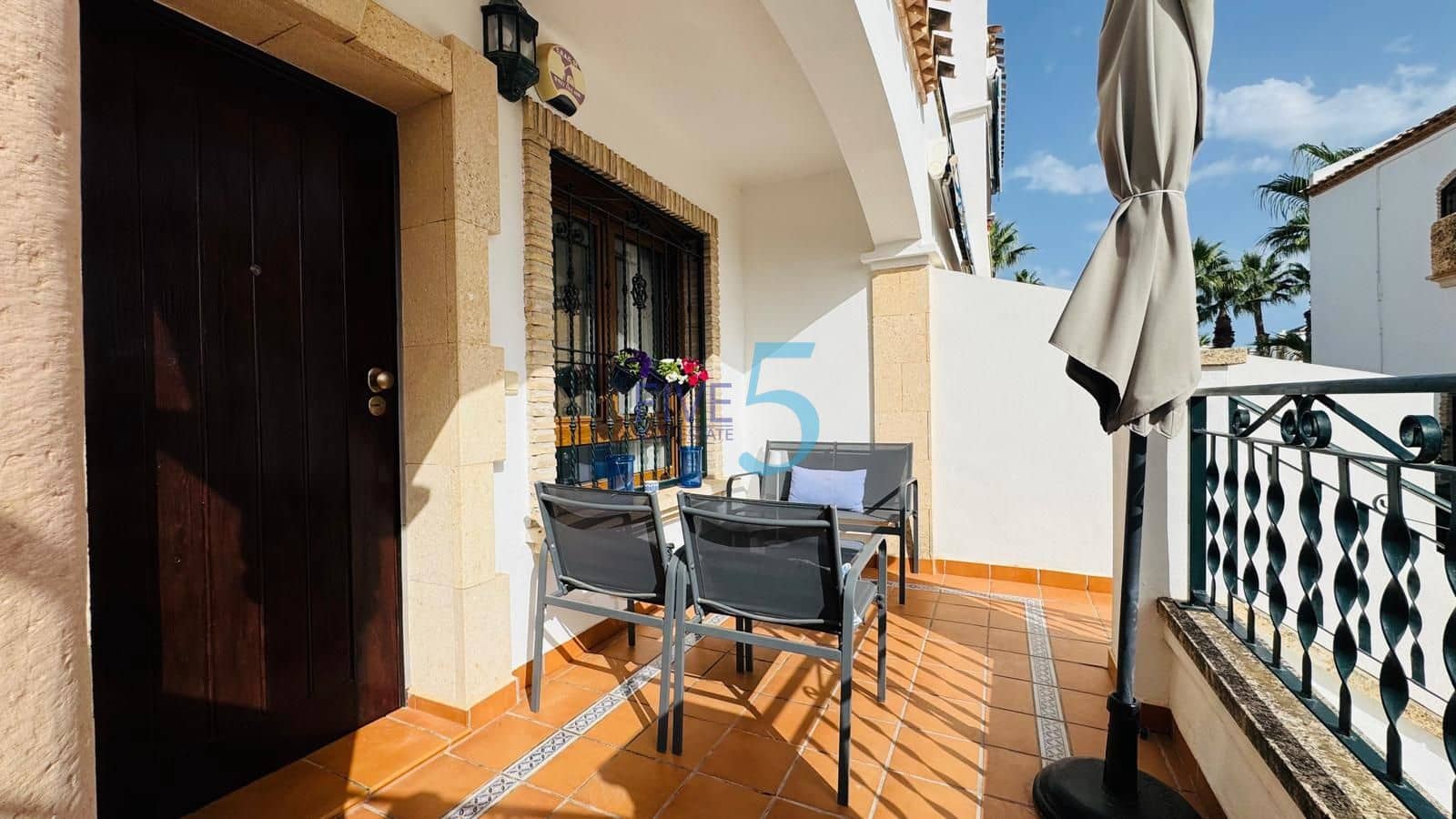 2 quarto Casa em Banda para venda em Villamartin com piscina garagem - 230 000 € (Ref: 10031355)