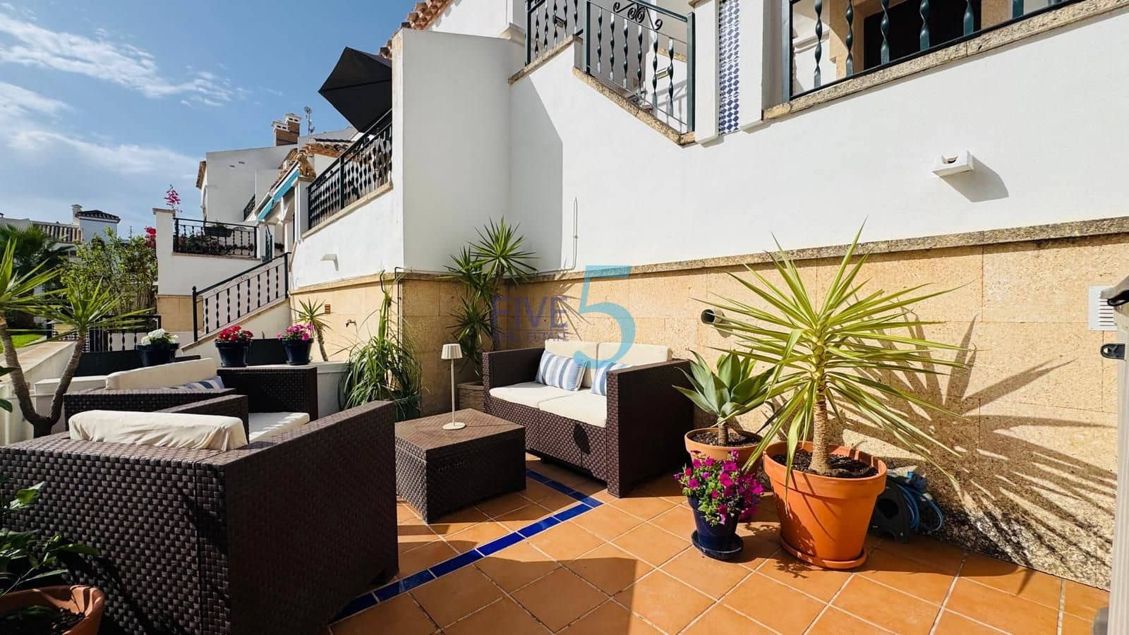 2 quarto Casa em Banda para venda em Villamartin com piscina garagem - 230 000 € (Ref: 10031355)