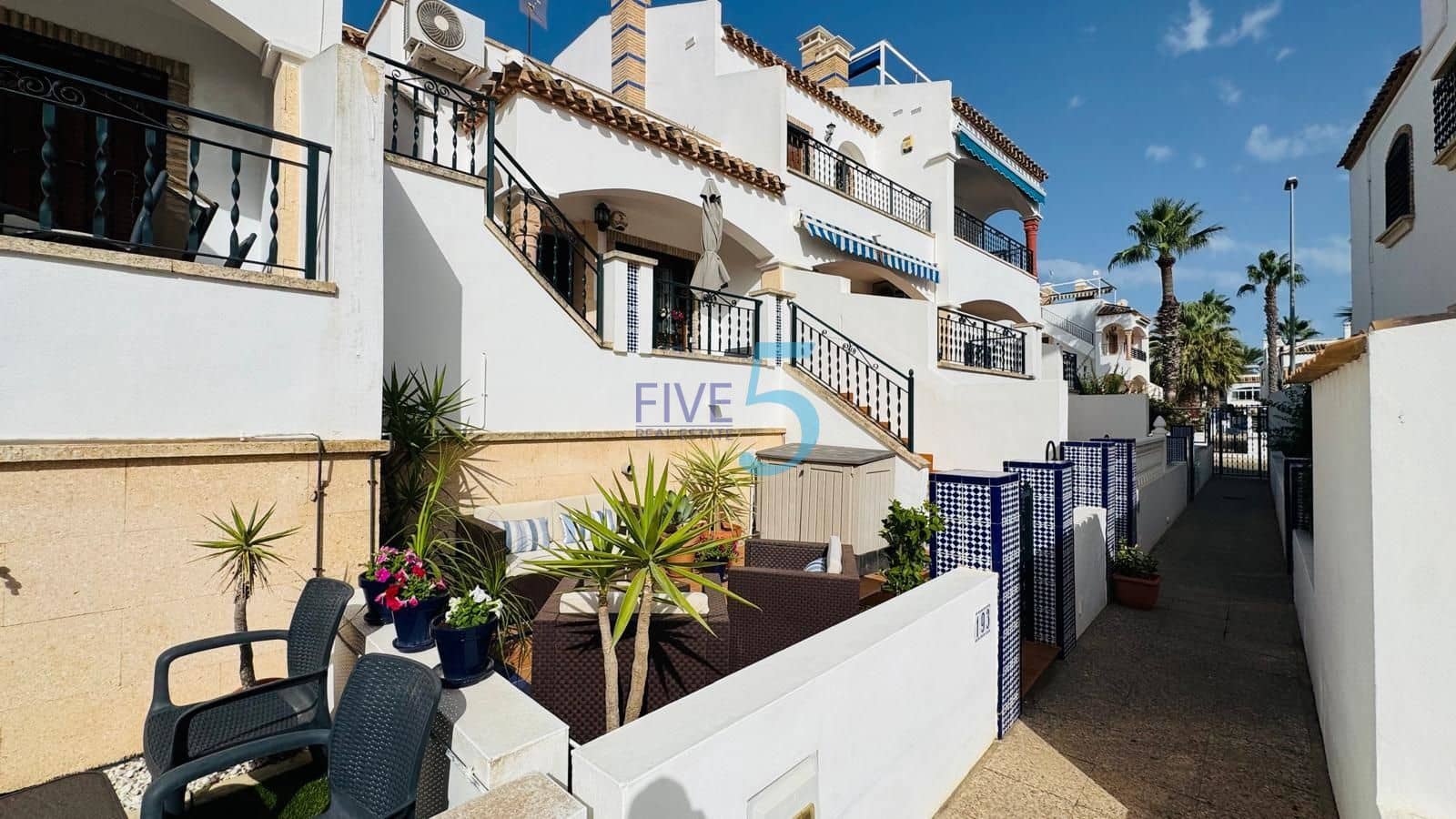 2 quarto Casa em Banda para venda em Villamartin com piscina garagem - 230 000 € (Ref: 10031355)