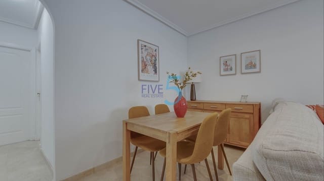 2 soverom Hus til salgs i Villamartin, Orihuela med svømmebasseng garasje - € 230 000 (Ref: 10031355)