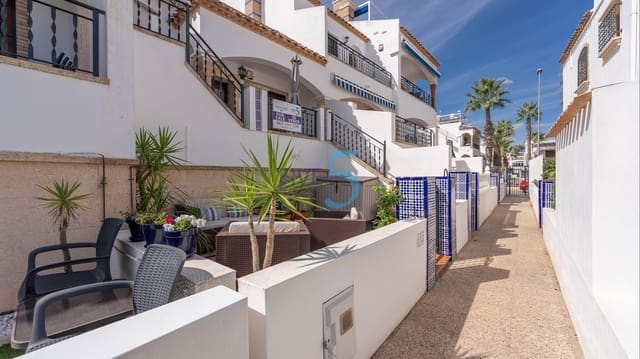 2 soverom Hus til salgs i Villamartin, Orihuela med svømmebasseng garasje - € 230 000 (Ref: 10031355)