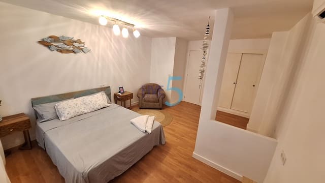 2 sovrum Lägenhet till salu i Torrevieja - 230 000 € (Ref: 10034249)