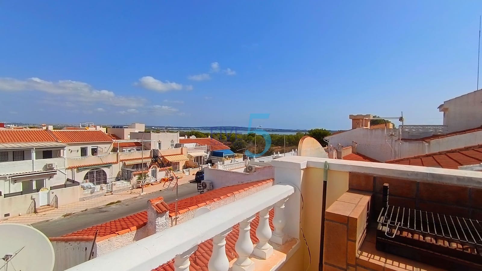 2 slaapkamer Huis te koop in Torrevieja - € 145.000 (Ref: 10034431)