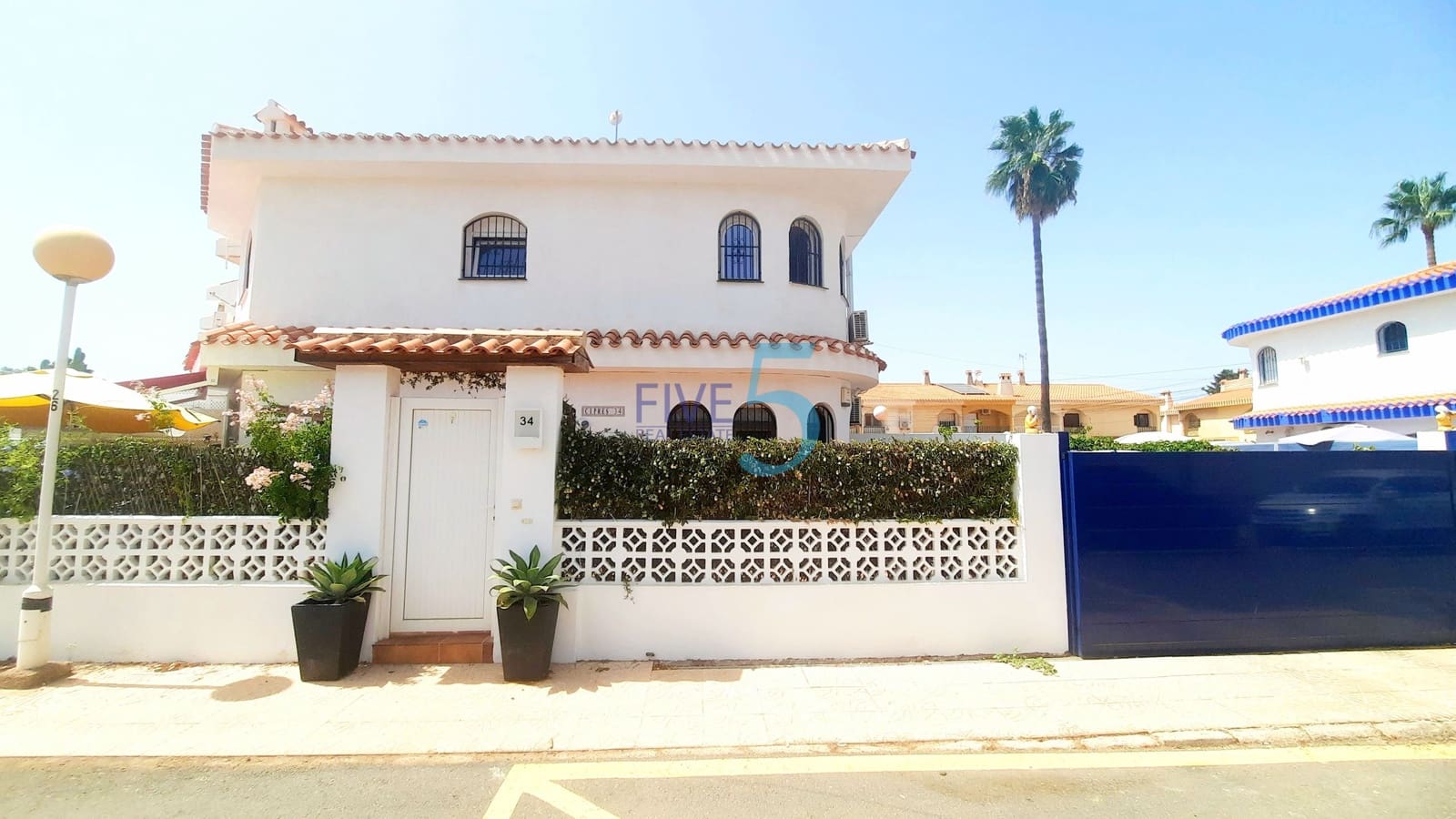 2 bedroom Townhouse for sale in Los Urrutias with pool - € 245,000 (Ref: 10034433)