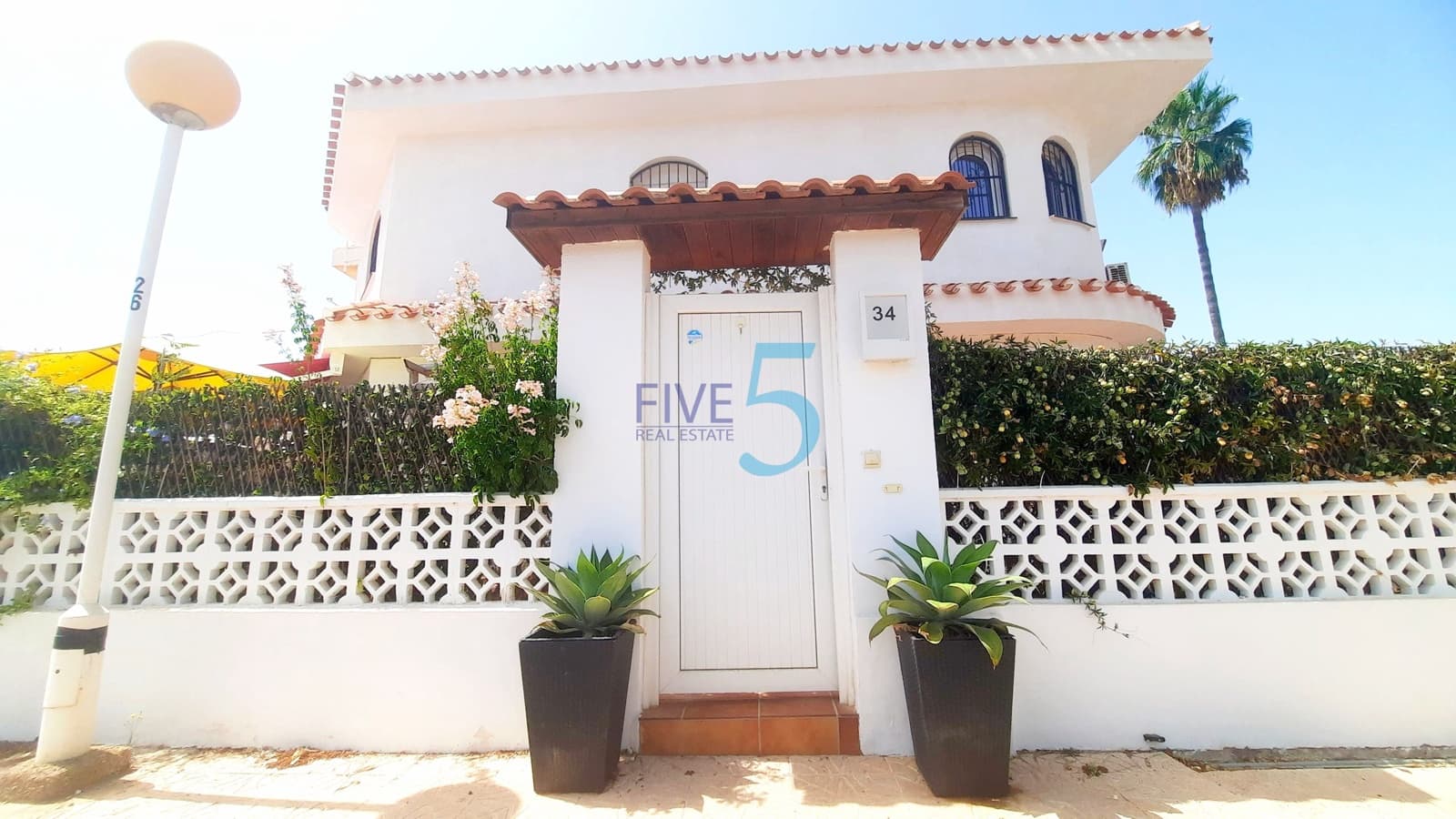 2 bedroom Townhouse for sale in Los Urrutias with pool - € 245,000 (Ref: 10034433)