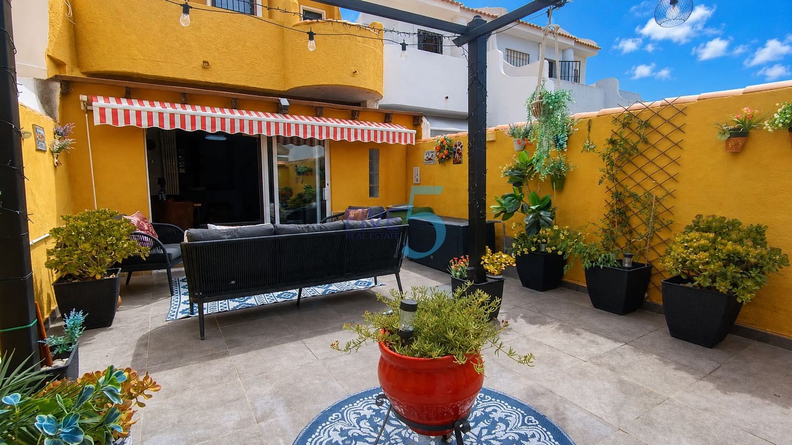 3 bedroom Townhouse for sale in Torrevieja - € 175,000 (Ref: 10034559)