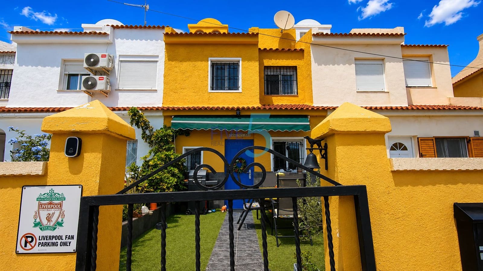 3 bedroom Townhouse for sale in Torrevieja - € 175,000 (Ref: 10034559)
