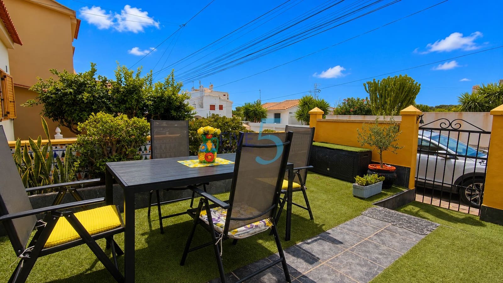3 bedroom Townhouse for sale in Torrevieja - € 175,000 (Ref: 10034559)