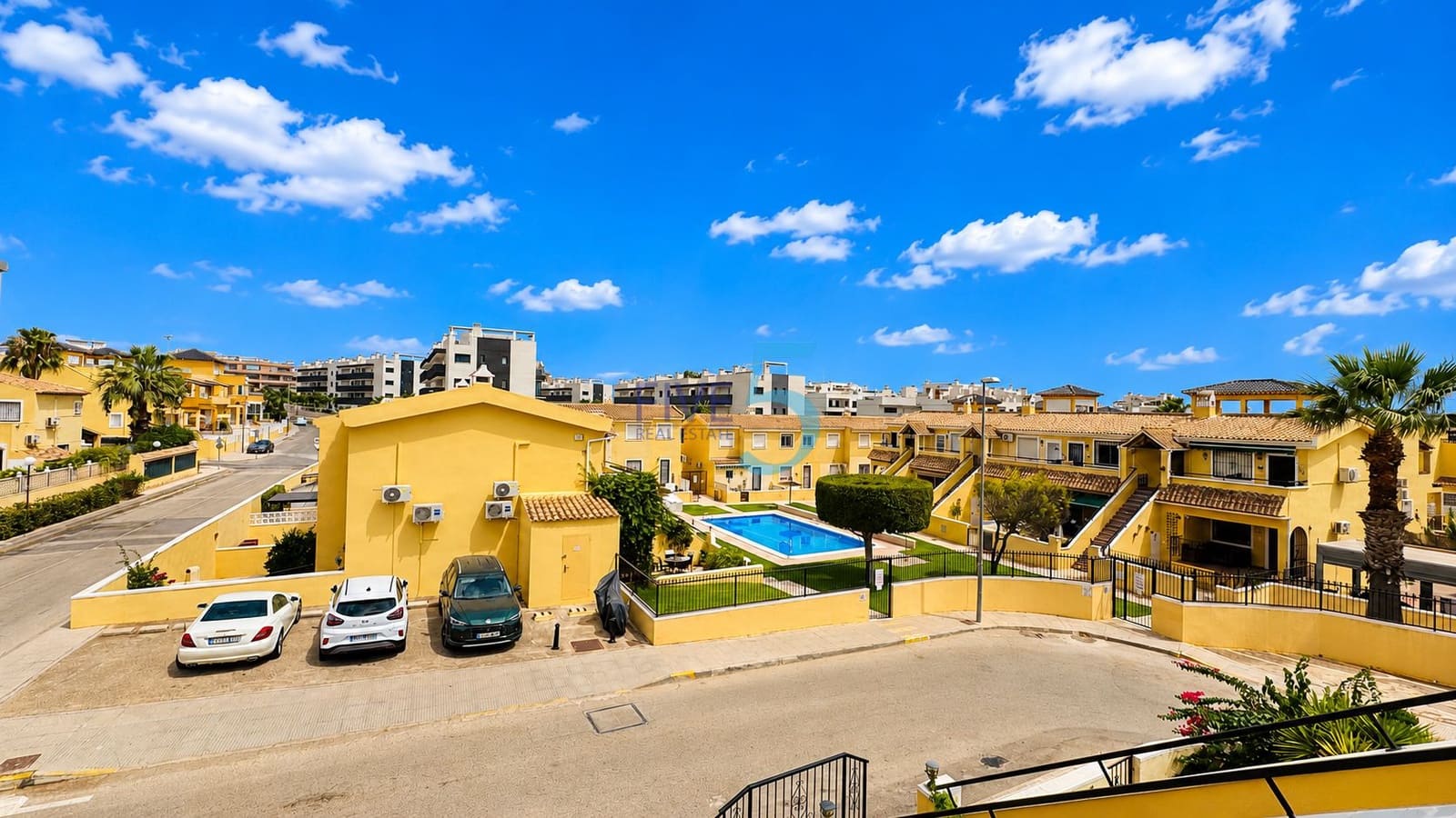 2 soveværelse Lejlighed til salg i Villamartin med swimmingpool - € 135.000 (Ref: 10034776)