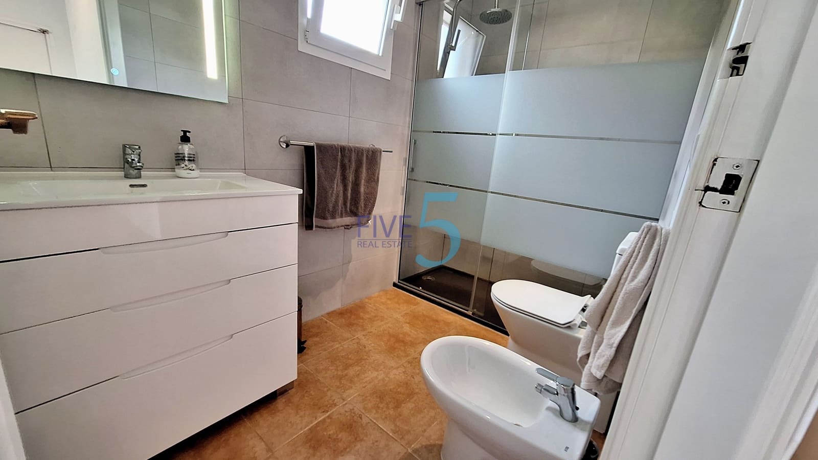 3 bedroom Villa for sale in Punta Prima with pool garage - € 305,000 (Ref: 10036015)