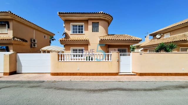 3 bedroom Villa for sale in Punta Prima, Torrevieja with pool garage - € 305,000 (Ref: 10036015)