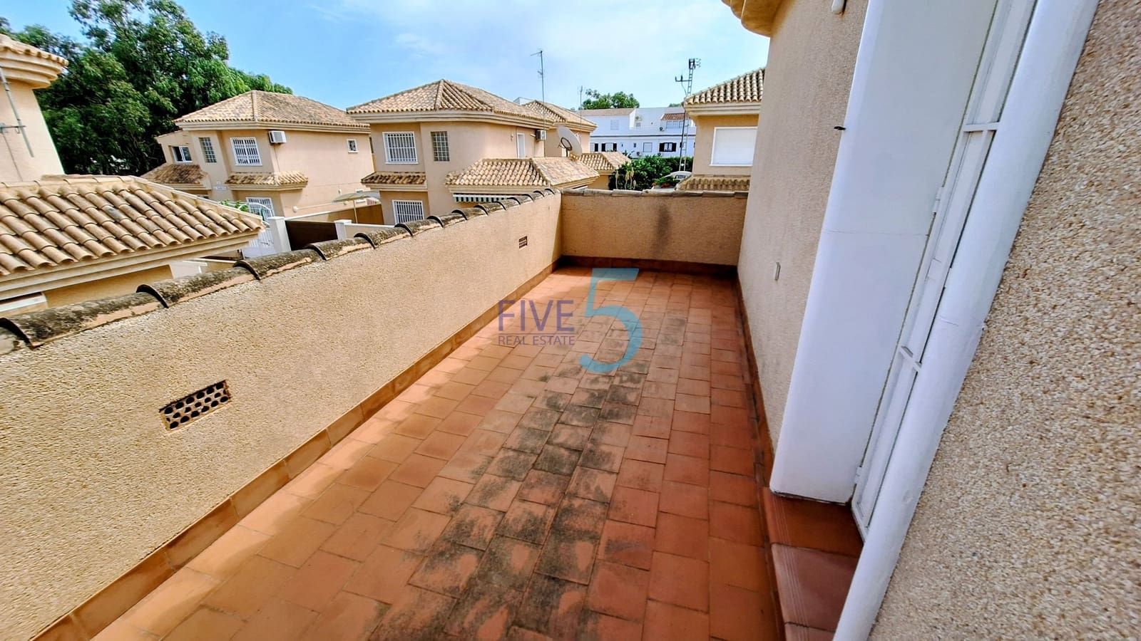 3 bedroom Villa for sale in Punta Prima with pool garage - € 305,000 (Ref: 10036015)