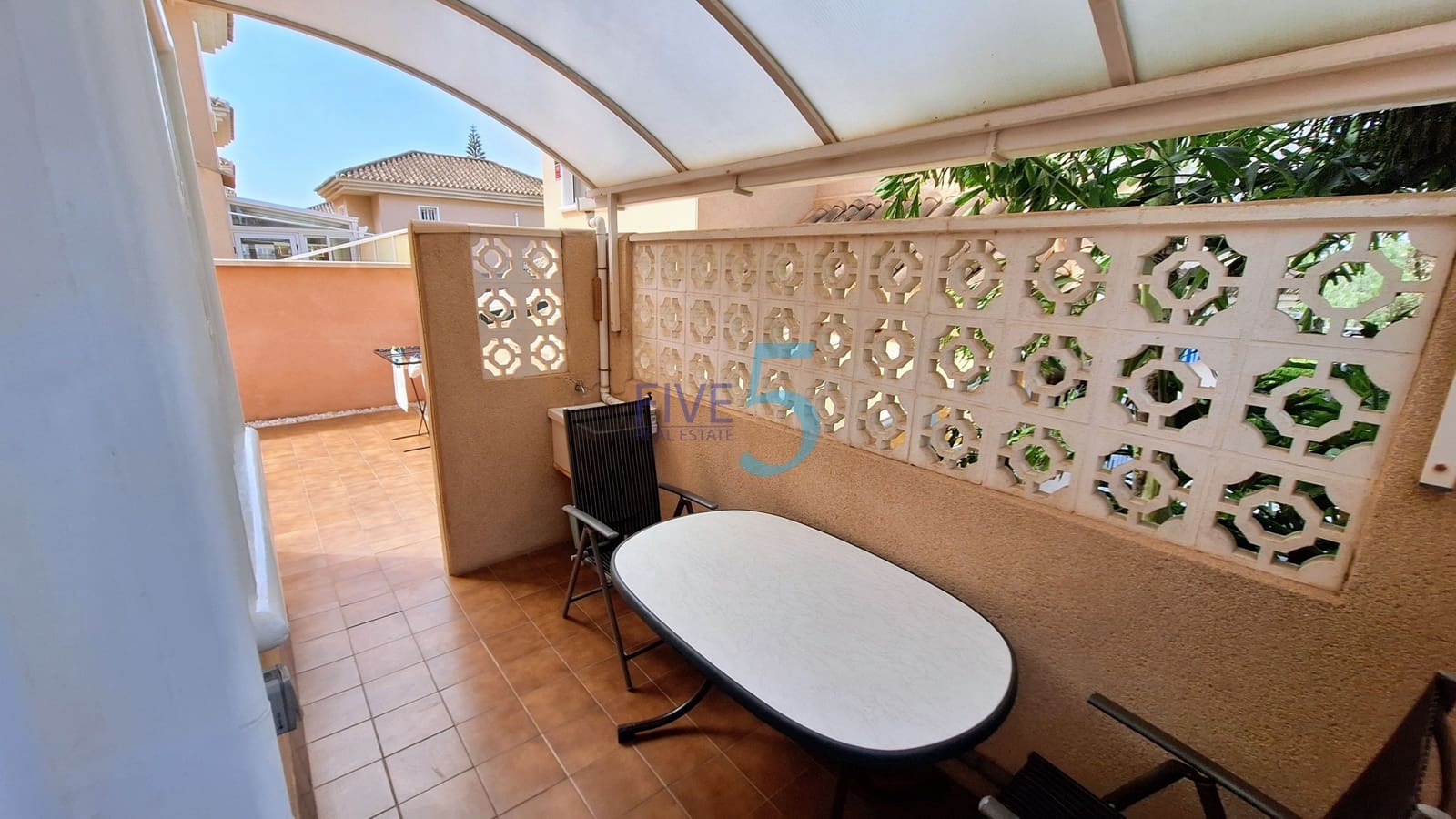 3 bedroom Villa for sale in Punta Prima with pool garage - € 305,000 (Ref: 10036015)