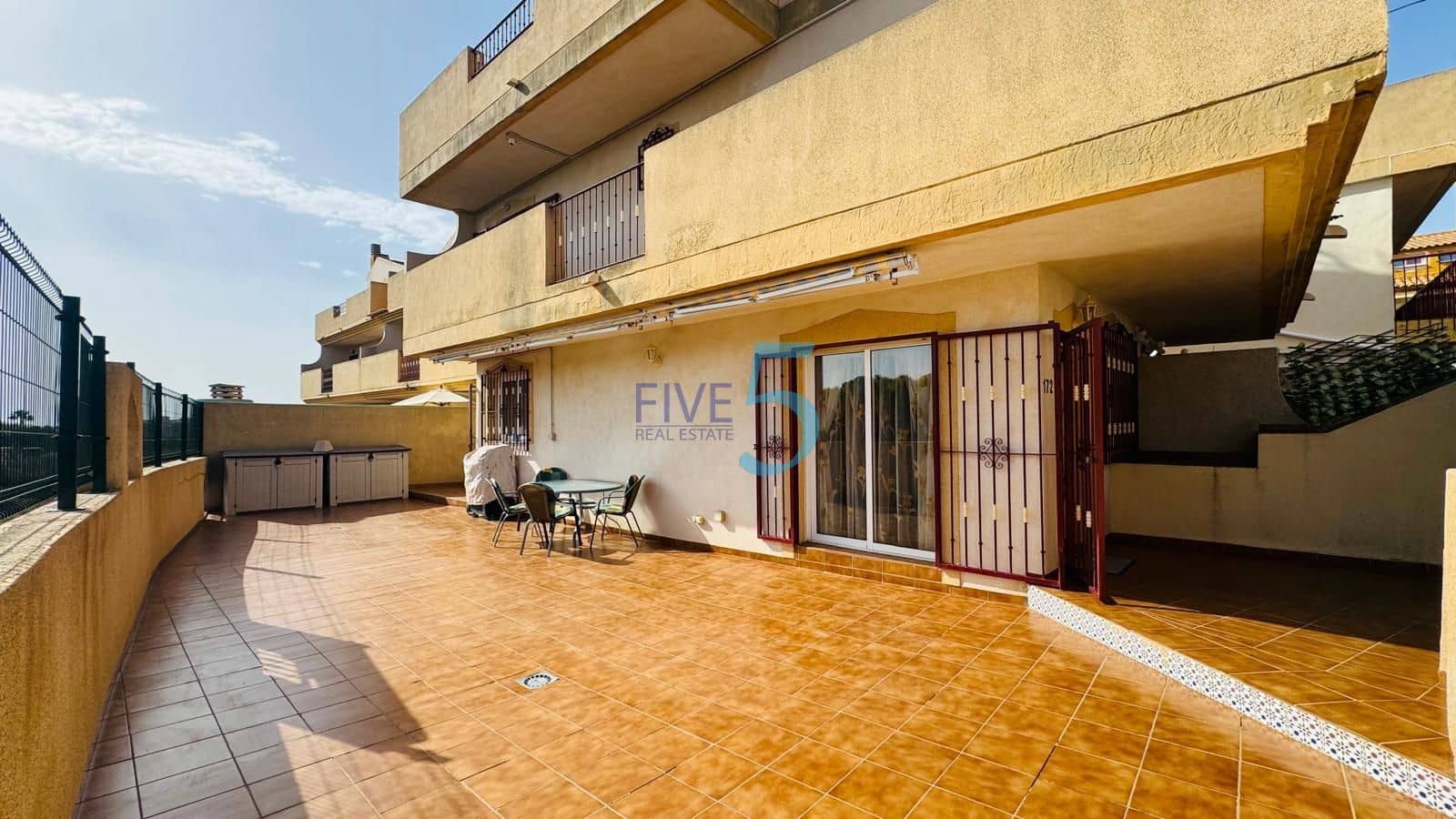 3 Zimmer Haus zu verkaufen in Playa Flamenca mit Pool Garage - 245.000 € (Ref: 10036226)