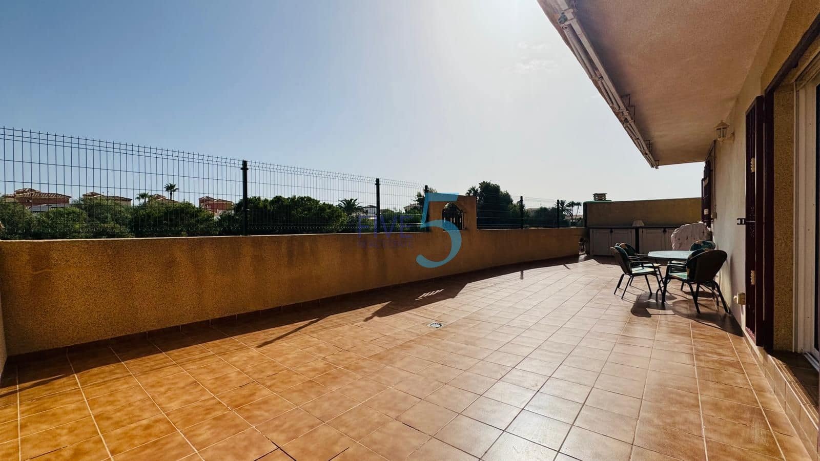 3 Zimmer Haus zu verkaufen in Playa Flamenca mit Pool Garage - 245.000 € (Ref: 10036226)