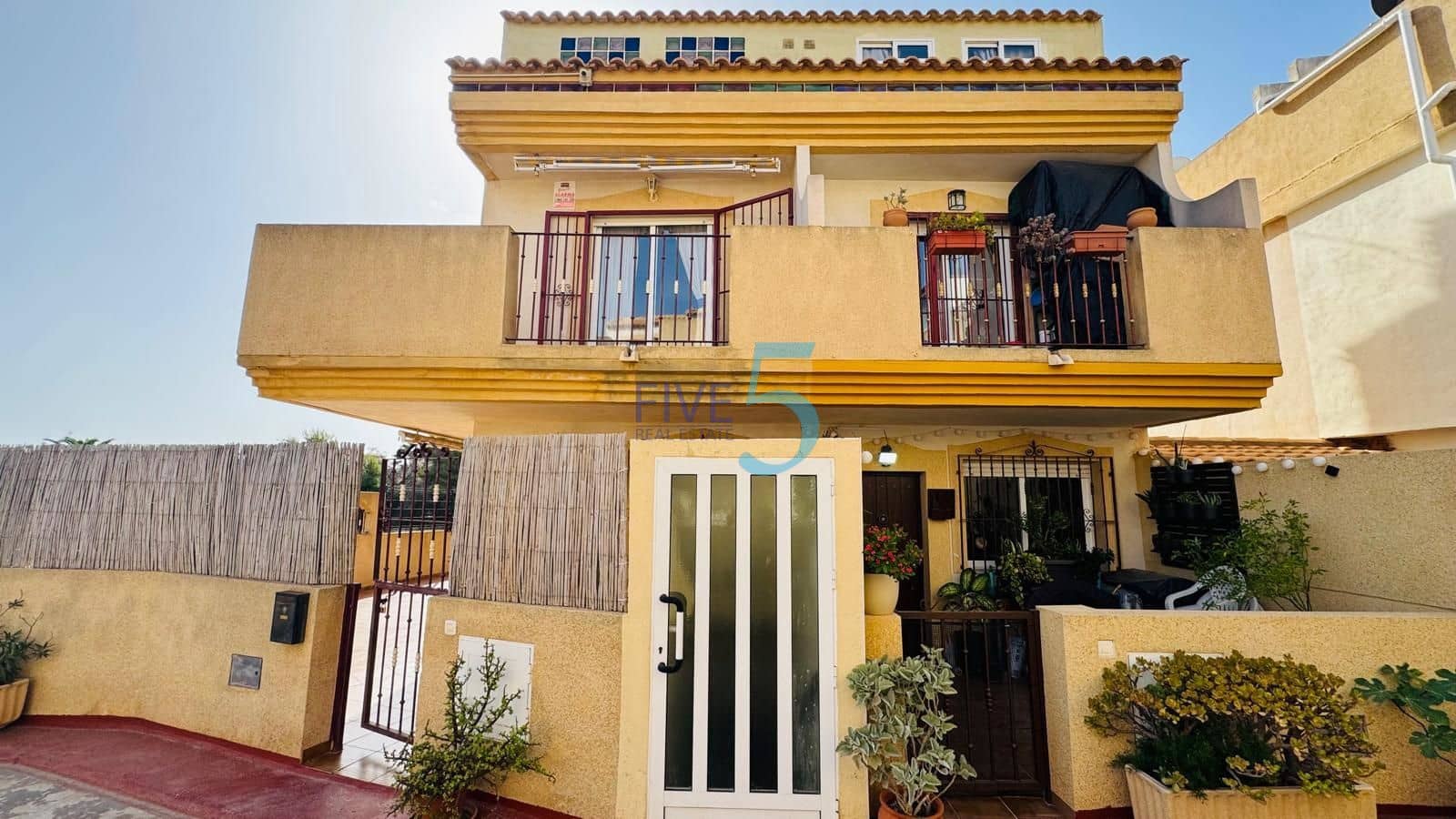 3 Zimmer Haus zu verkaufen in Playa Flamenca mit Pool Garage - 245.000 € (Ref: 10036226)