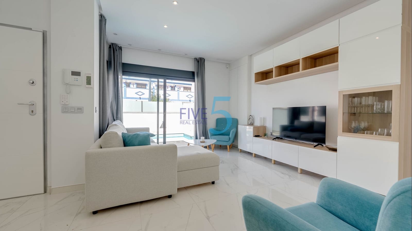 2 sypialnia Willa na sprzedaż w Roda z basenem garażem - 299 000 € (Ref: 10039424)