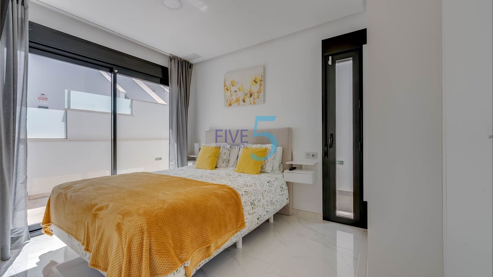 2 sypialnia Willa na sprzedaż w Roda z basenem garażem - 299 000 € (Ref: 10039424)