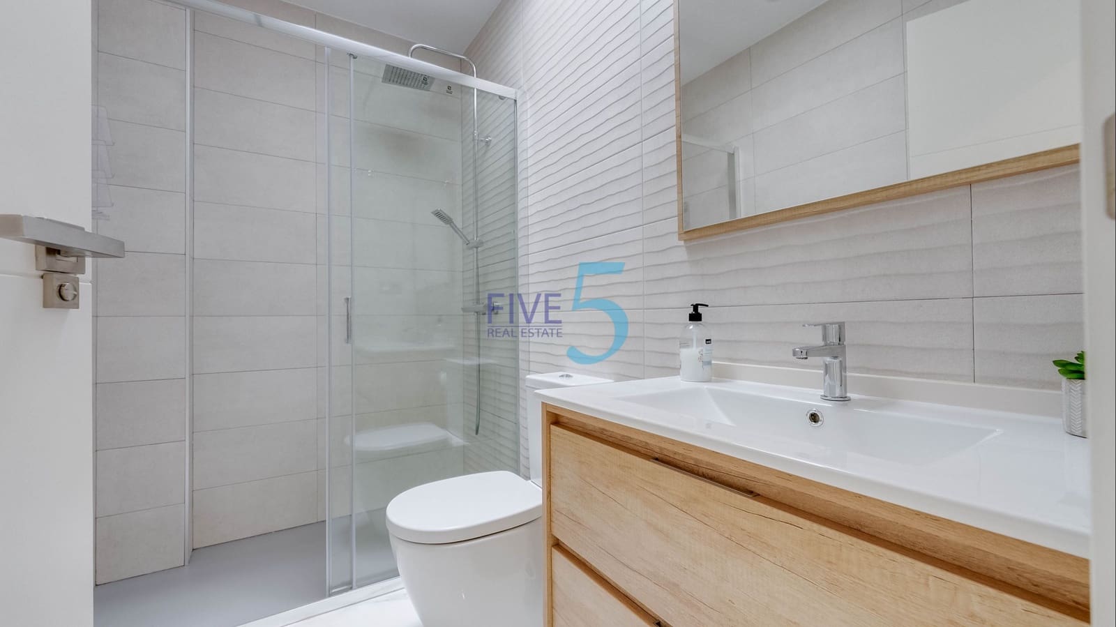 2 sypialnia Willa na sprzedaż w Roda z basenem garażem - 299 000 € (Ref: 10039424)