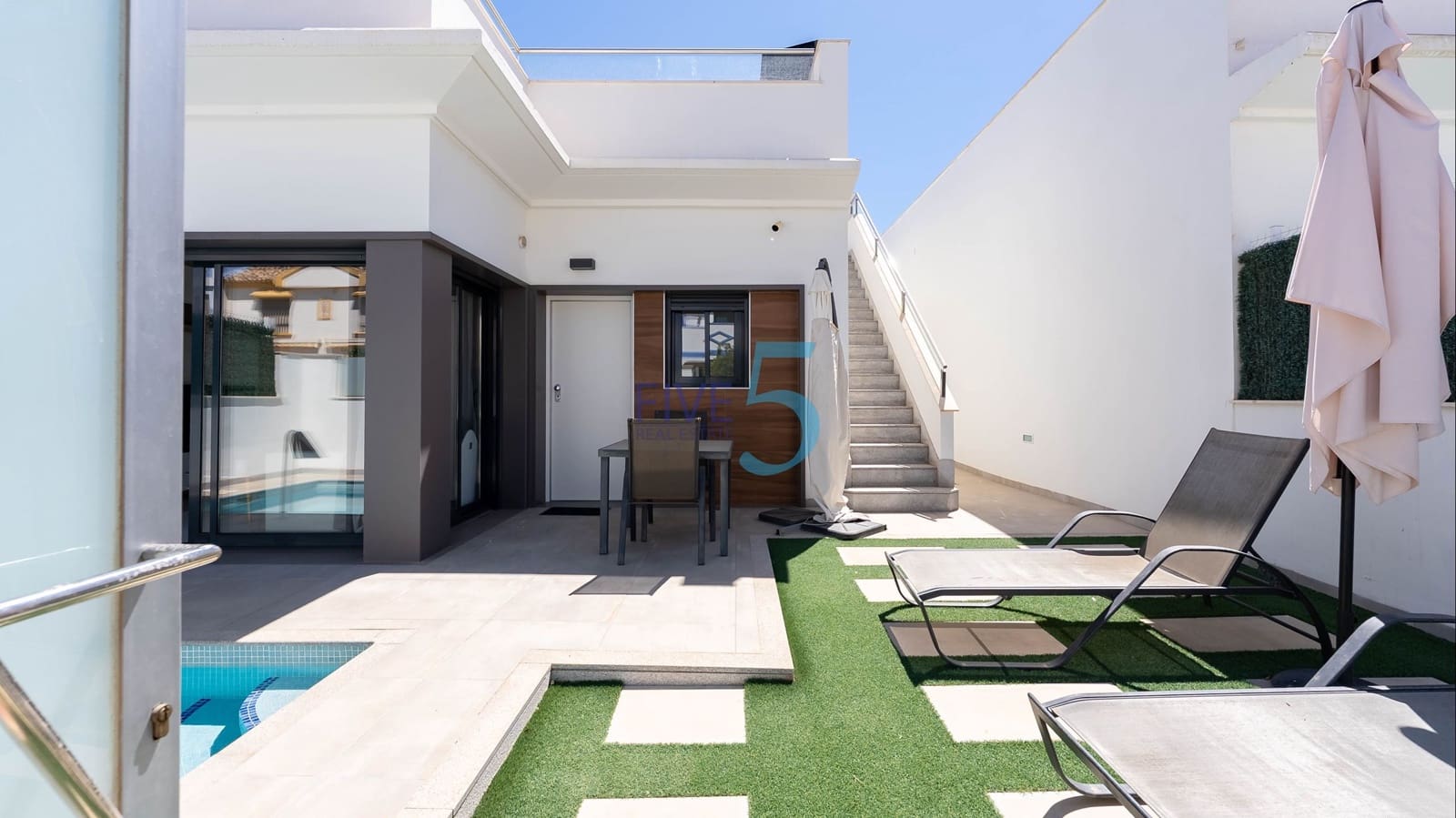 2 sypialnia Willa na sprzedaż w Roda z basenem garażem - 299 000 € (Ref: 10039424)