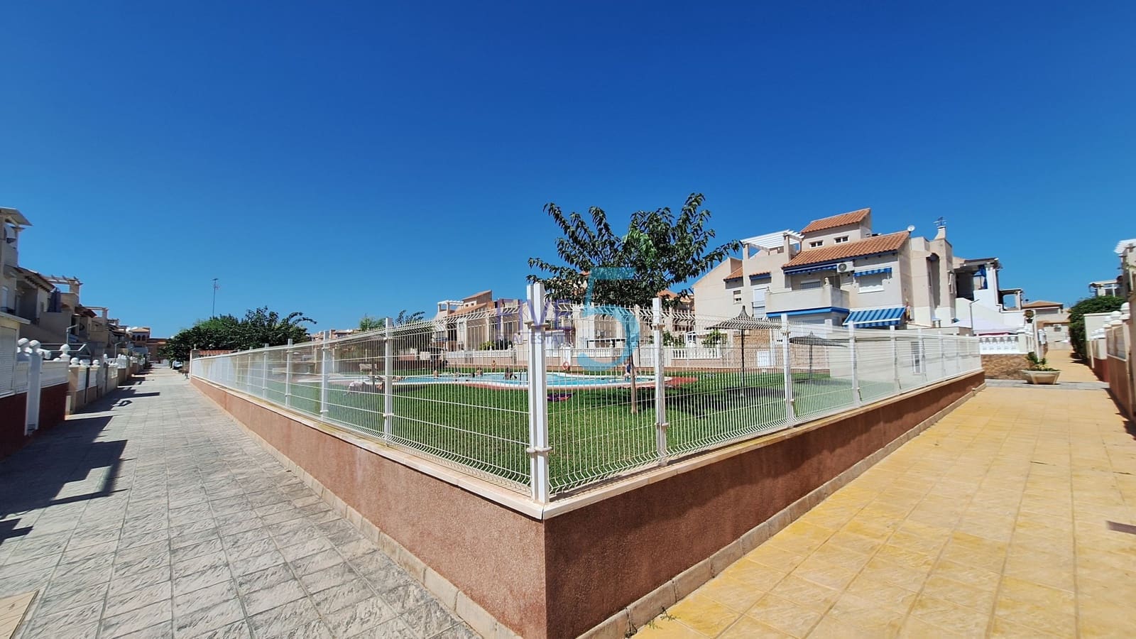 2 chambre Appartement à vendre à Playa Flamenca avec piscine garage - 129 500 € (Ref: 10041550)
