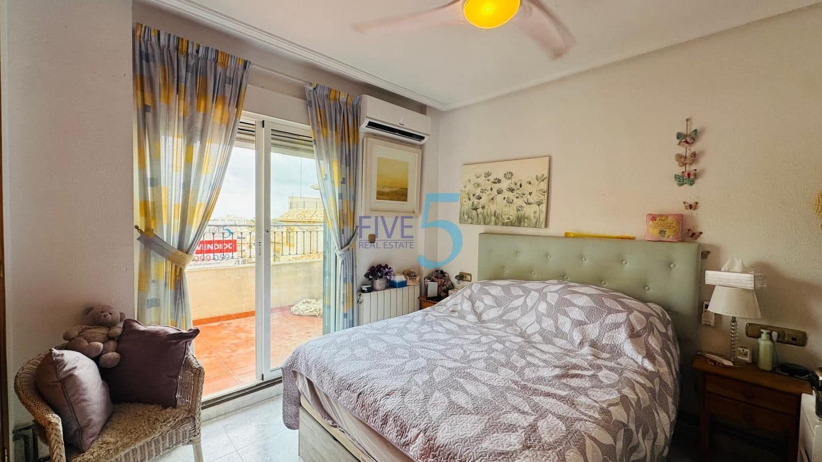 2 bedroom Townhouse for sale in Villamartin with pool garage - € 225,000 (Ref: 10046087)
