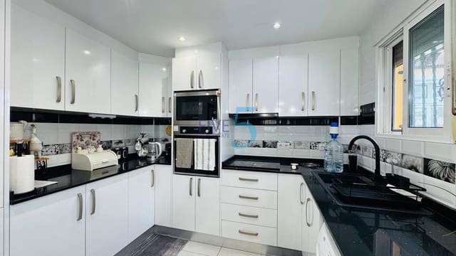 2 sypialnia Dom na sprzedaż w Villamartin, Orihuela z basenem garażem - 225 000 € (Ref: 10046087)