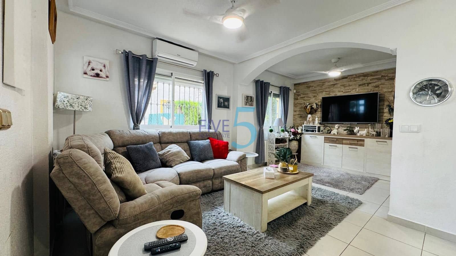 2 bedroom Townhouse for sale in Villamartin with pool garage - € 225,000 (Ref: 10046087)