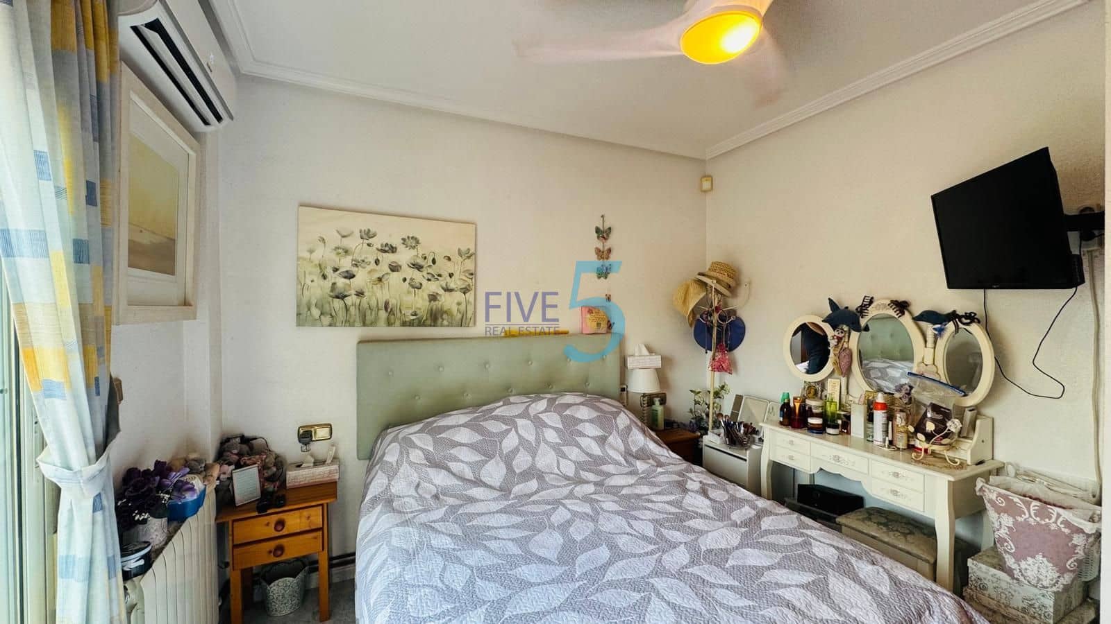 2 bedroom Townhouse for sale in Villamartin with pool garage - € 225,000 (Ref: 10046087)