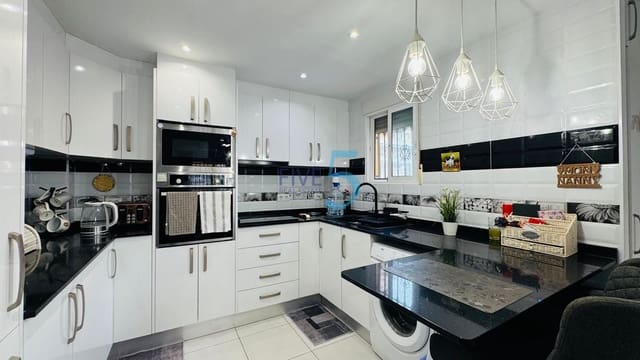 2 sypialnia Dom na sprzedaż w Villamartin, Orihuela z basenem garażem - 225 000 € (Ref: 10046087)