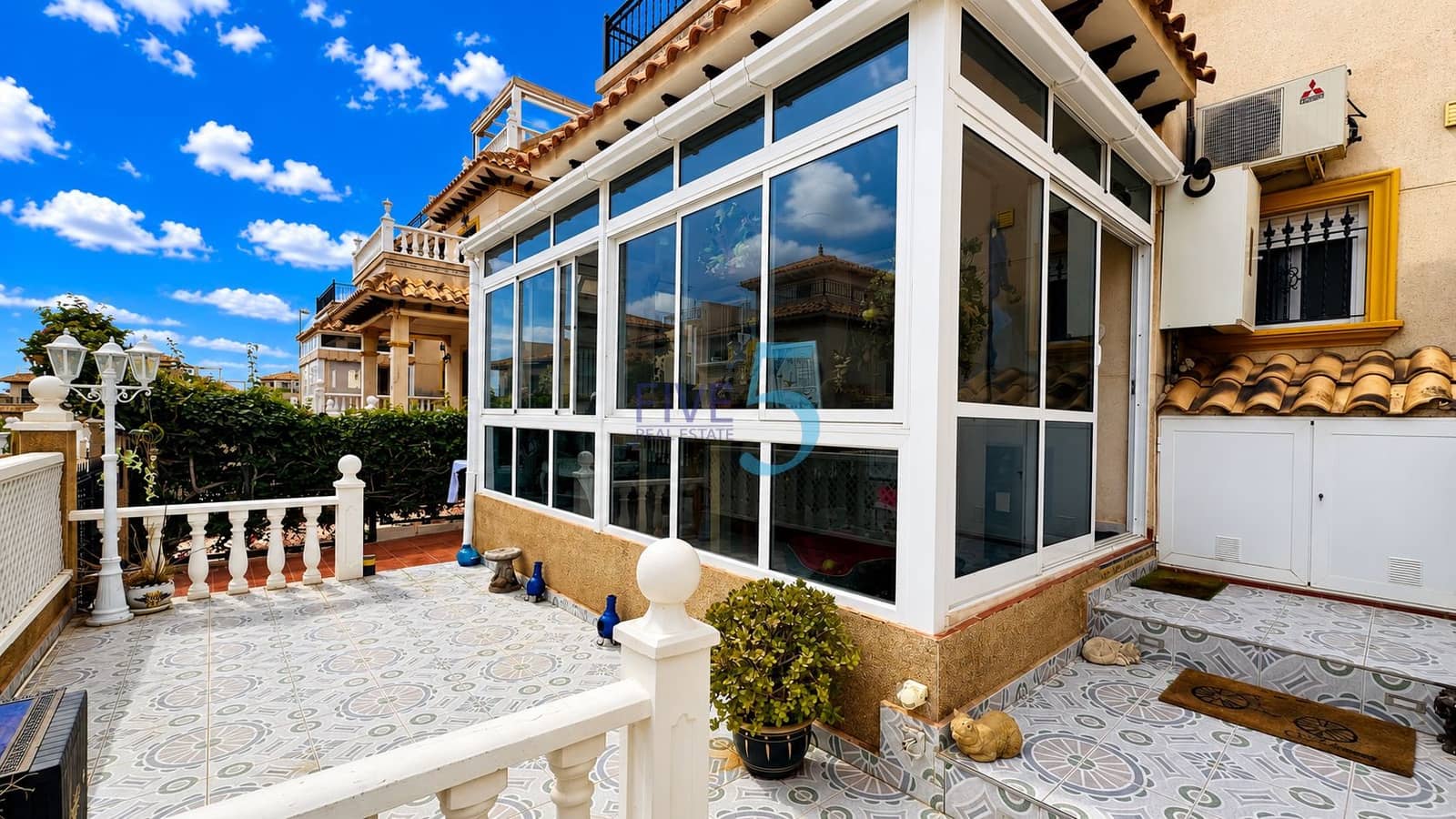 2 bedroom Townhouse for sale in Villamartin with pool garage - € 225,000 (Ref: 10046087)