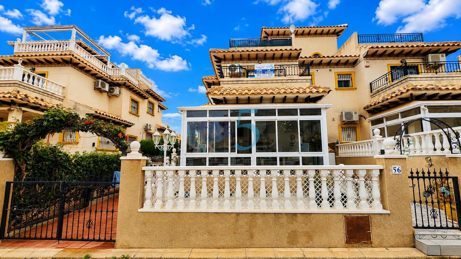 2 bedroom Townhouse for sale in Villamartin with pool garage - € 225,000 (Ref: 10046087)