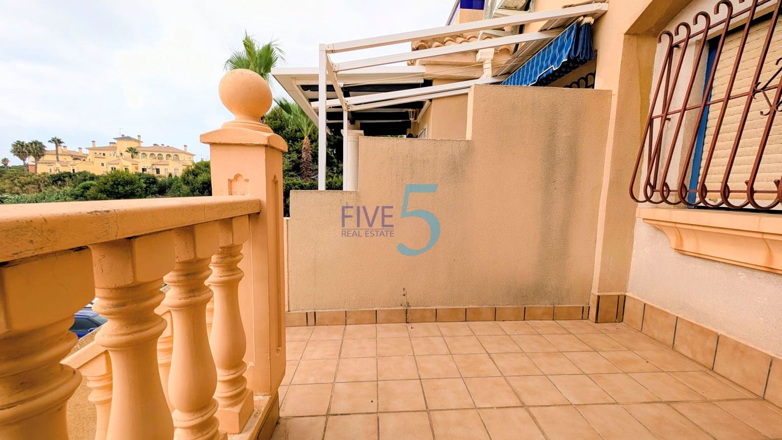 Casa de 2 habitaciones en La Zenia en venta con piscina garaje - 205.000 € (Ref: 10048387)