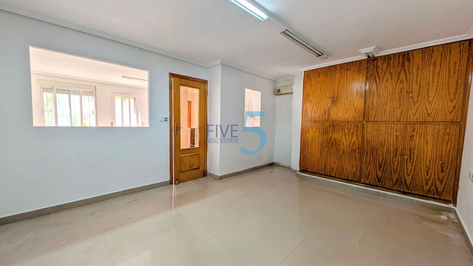Casa de 2 habitaciones en La Zenia en venta con piscina garaje - 205.000 € (Ref: 10048387)