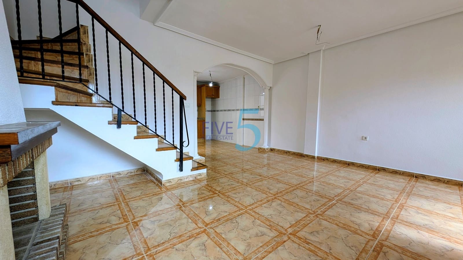 Casa de 2 habitaciones en La Zenia en venta con piscina garaje - 205.000 € (Ref: 10048387)