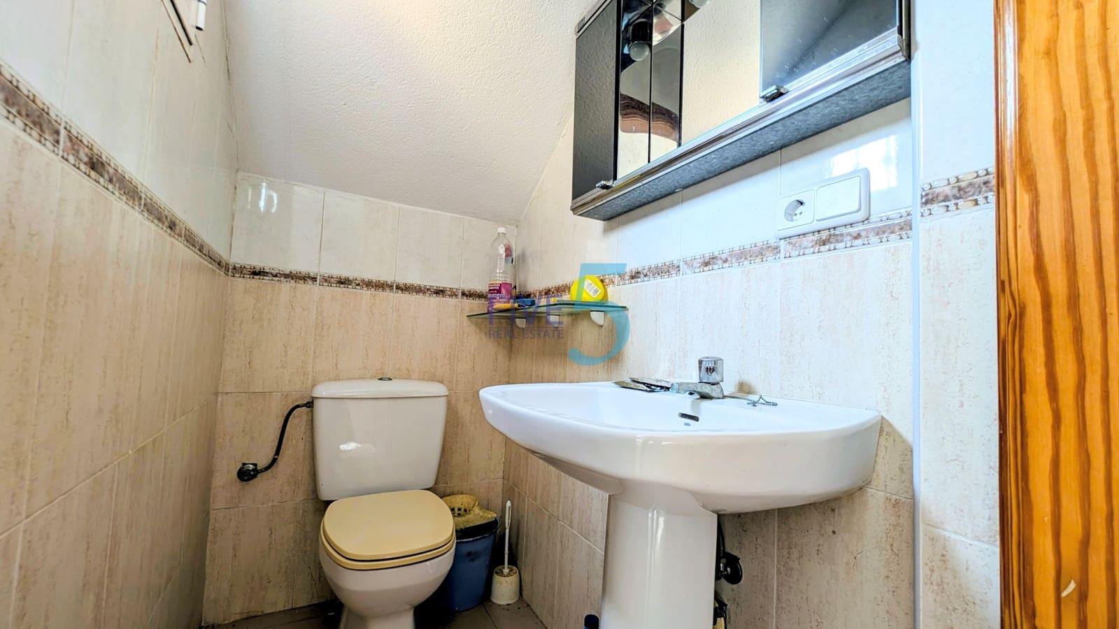 Casa de 2 habitaciones en La Zenia en venta con piscina garaje - 205.000 € (Ref: 10048387)