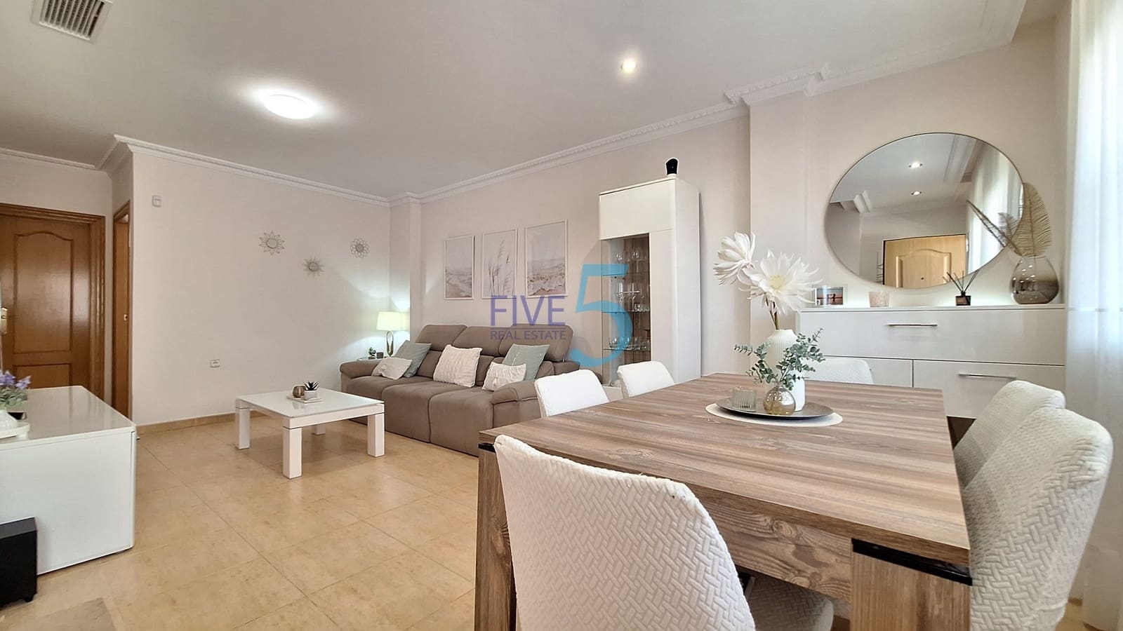 4 sypialnia Willa na sprzedaż w Los Altos z basenem garażem - 310 000 € (Ref: 10048388)