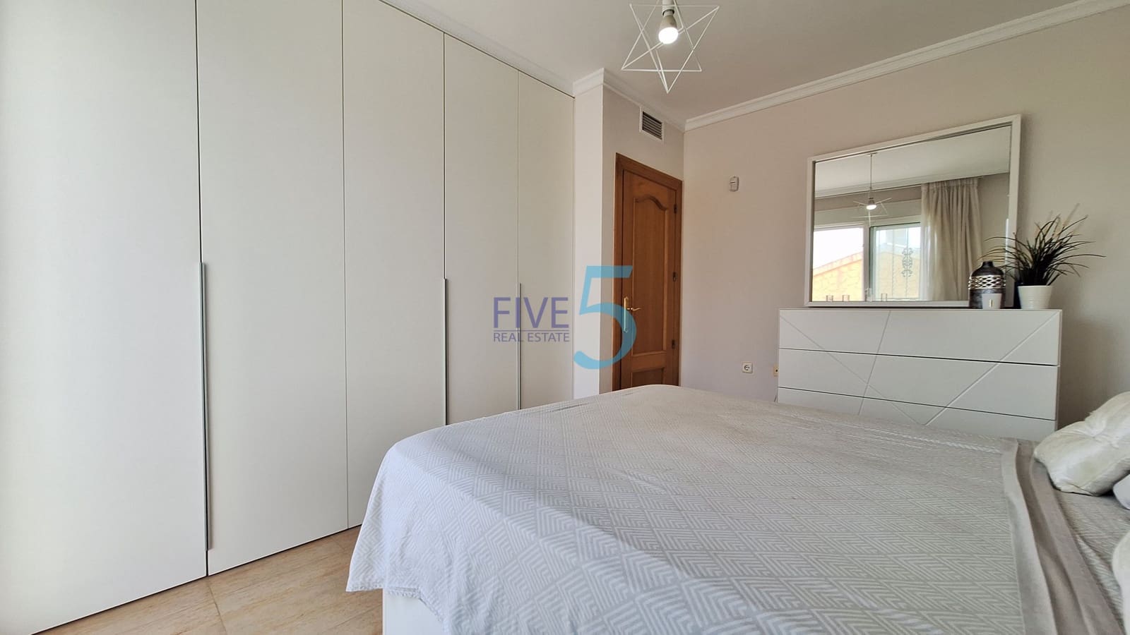 4 sypialnia Willa na sprzedaż w Los Altos z basenem garażem - 310 000 € (Ref: 10048388)