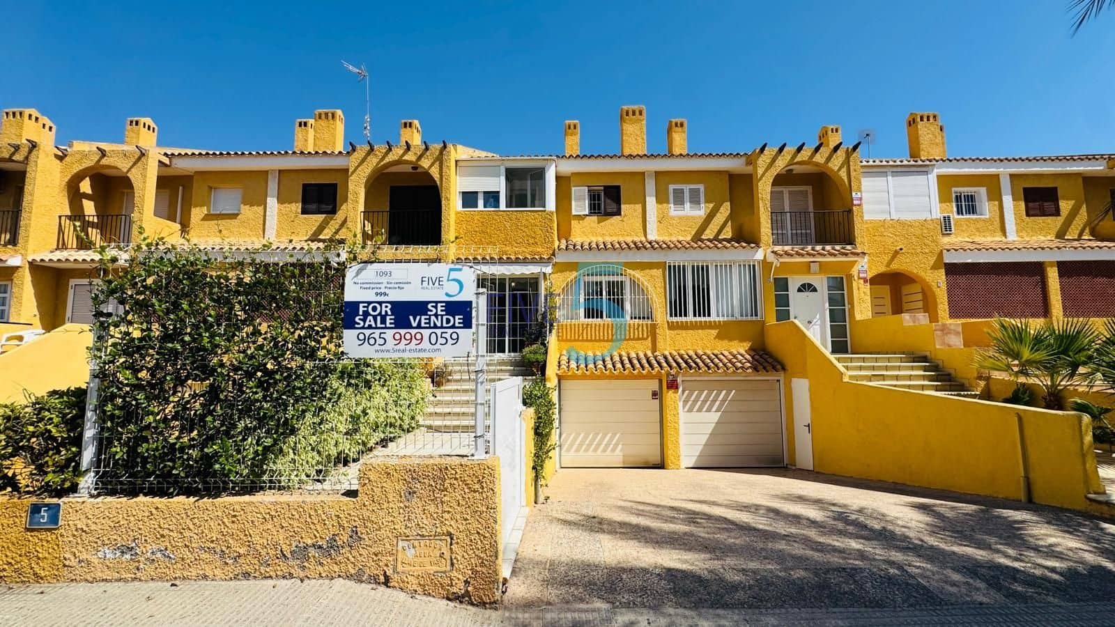 3 bedroom Townhouse for sale in Cabo Roig with pool garage - € 284,000 (Ref: 10048470)