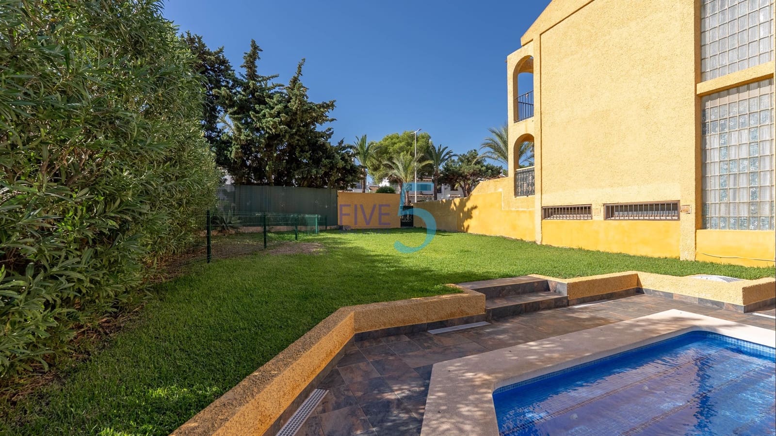 3 sypialnia Dom na sprzedaż w Cabo Roig z basenem garażem - 270 000 € (Ref: 10048470)