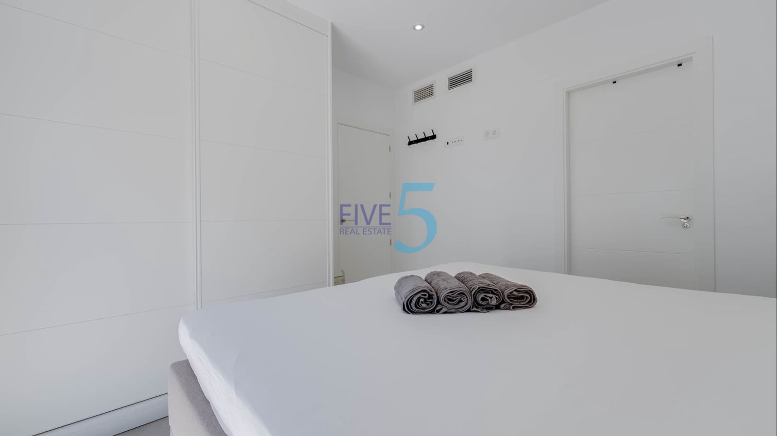 Apartamento de 2 habitaciones en San Pedro del Pinatar en venta con piscina garaje - 249.500 € (Ref: 10051945)