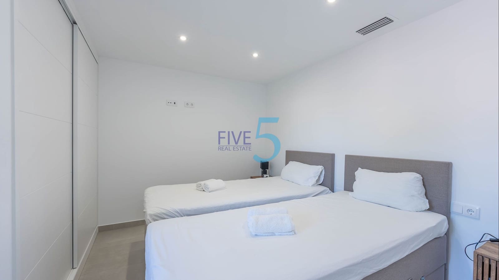 Apartamento de 2 habitaciones en San Pedro del Pinatar en venta con piscina garaje - 249.500 € (Ref: 10051945)