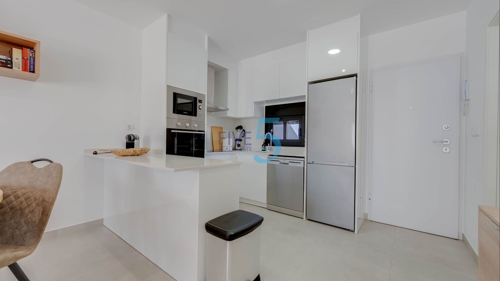 Apartamento de 2 habitaciones en San Pedro del Pinatar en venta con piscina garaje - 249.500 € (Ref: 10051945)