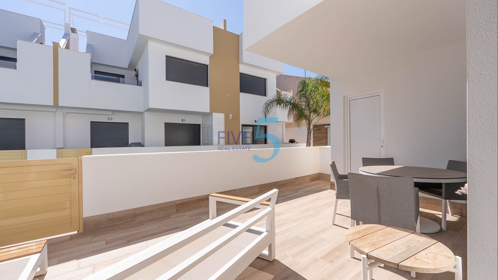 Apartamento de 2 habitaciones en San Pedro del Pinatar en venta con piscina garaje - 249.500 € (Ref: 10051945)