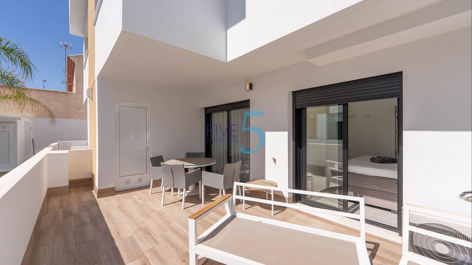 Apartamento de 2 habitaciones en San Pedro del Pinatar en venta con piscina garaje - 249.500 € (Ref: 10051945)