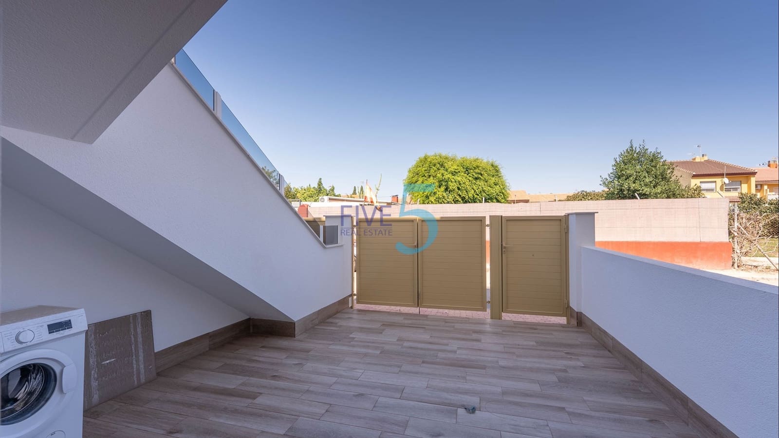 Apartamento de 2 habitaciones en San Pedro del Pinatar en venta con piscina garaje - 249.500 € (Ref: 10051945)
