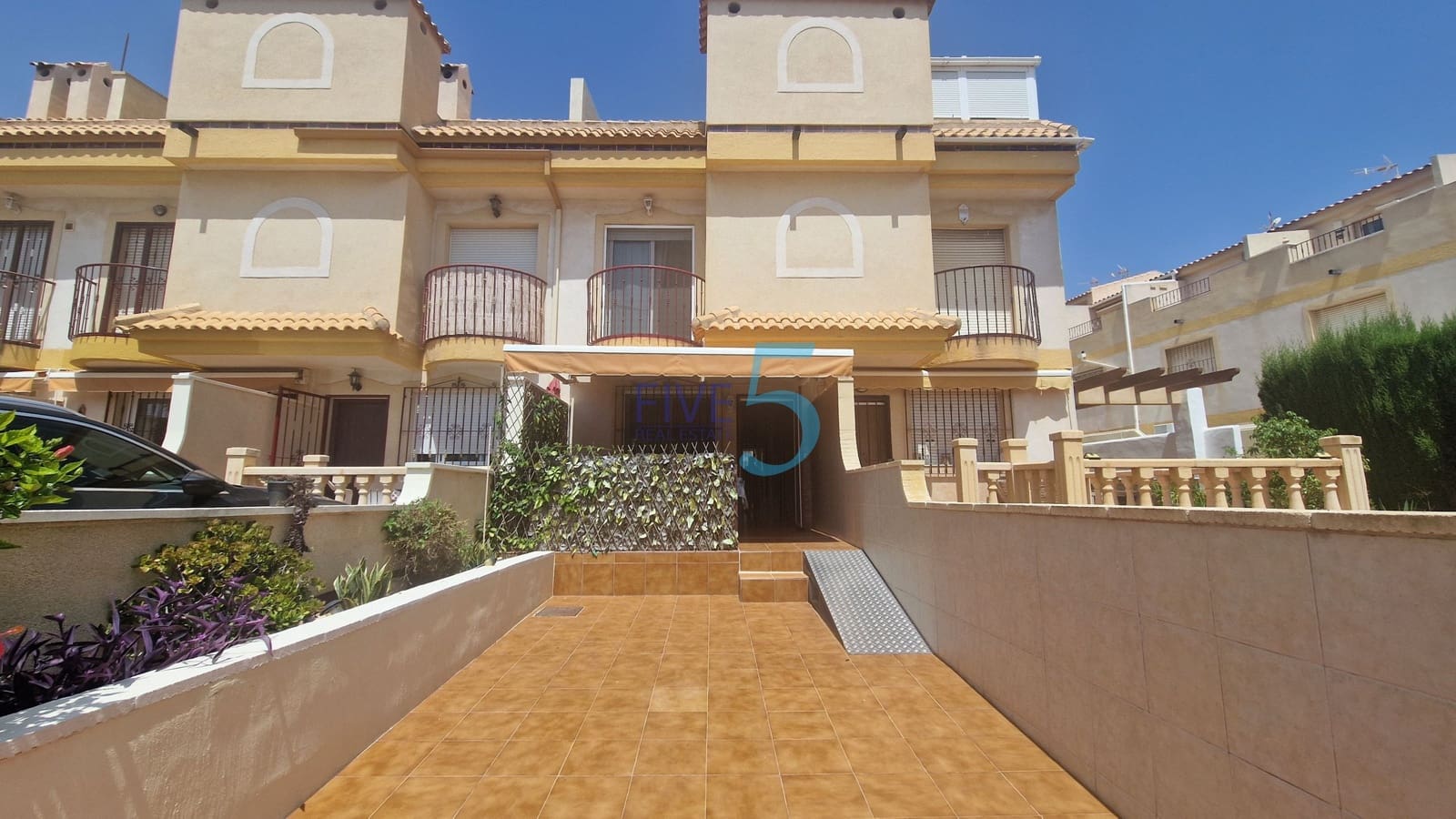 3 quarto Casa em Banda para venda em Torre de la Horadada com piscina garagem - 229 000 € (Ref: 10052023)