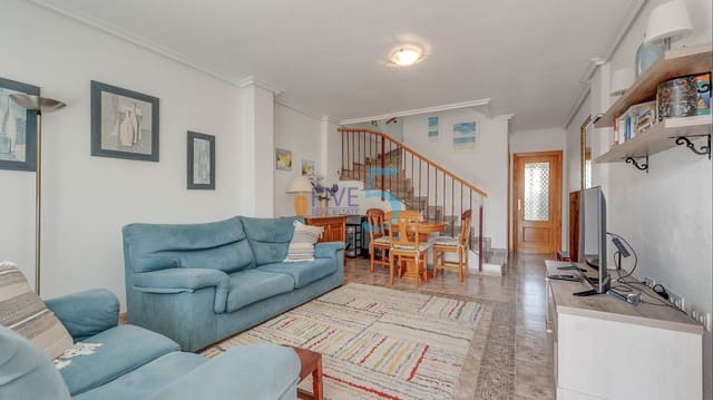 3 makuuhuone Omakotitalo myytävänä paikassa Torre de la Horadada, Pilar de la Horadada mukana uima-altaan 
autotalli - 229 000 € (Ref: 10052023)